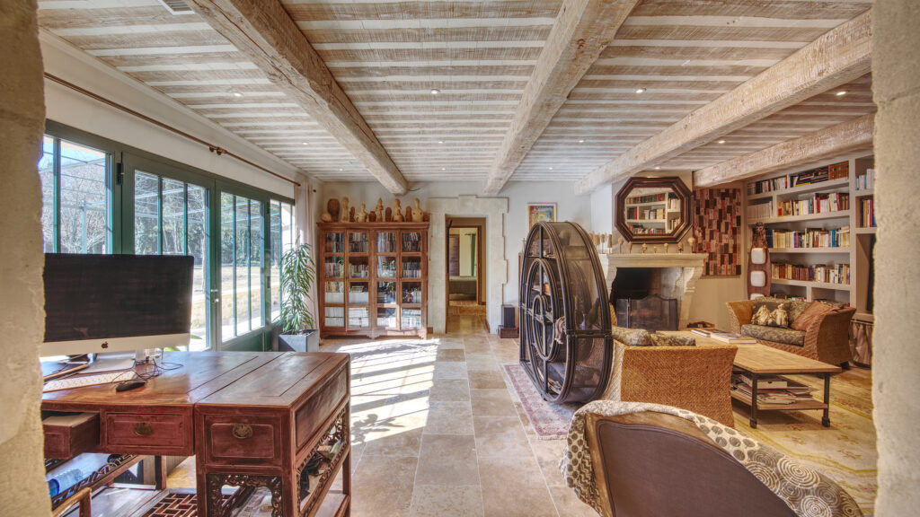 Mas à la location à Saint Rémy de Provence salle de vie