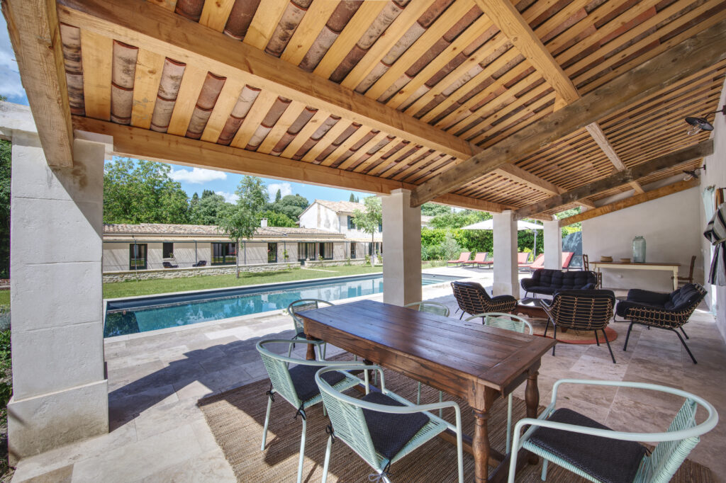 Provence villa with pool and garden to rent